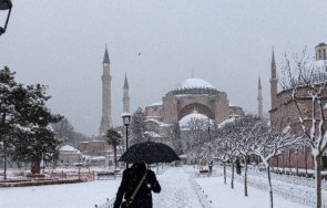 необичайно време сняг заваля азиатските квартали истанбул