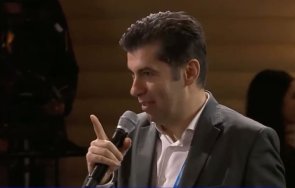 приключиха кирил петков какъв невероятен персонаж години оприличиха