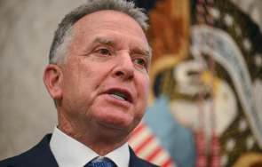 горещ слух пратеникът тръмп москва срещнал владимир путин