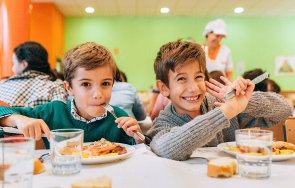 нова наредба слага вредните храни училище