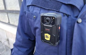 слагат камери полицаите патрулките оборудват видеорегистратори