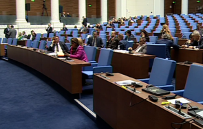 кворумът управляващите пропука парламентът зацикли опозицията излезе залата снимки