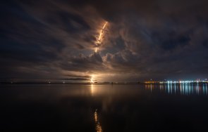 отломки falcon spacex посипаха полша видео