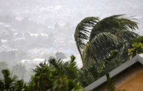 циклонът гаранс връхлетя френски остров загинали видео