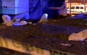 деца играещи криеница намериха затрупано камъни мъртво бебе