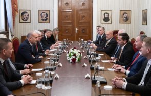 радев кани американски компании развиващи отбранителен космически кибер бизнес