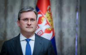 нападнаха сръбския министър културата белград заплашиха набият кол