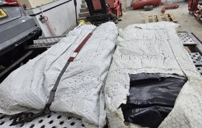 нелегални надуваеми лодки задържаха митничарите дунав мост снимки