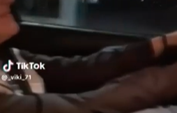 нагла шофьорка пусна тикток крака таблото движеща кола