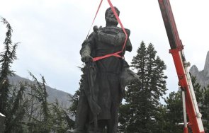 демонтираха паметника христо ботев враца снимки
