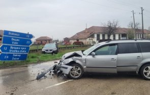 двама ранени тежка катастрофа кула пътят сърбия затворен снимки