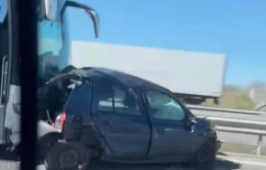 катастрофа две коли автобус перник снимка