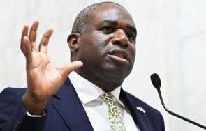 британският външен министър русия приеме безусловно прекратяване огъня