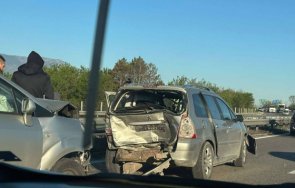 тежка верижна катастрофа тракия входа софия движението затруднено снимки