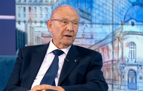 проф кирил топалов силно консервативните кандидати папа нямат голям шанс