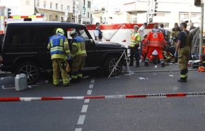 осем ранени кола вряза тълпа германския град щутгарт
