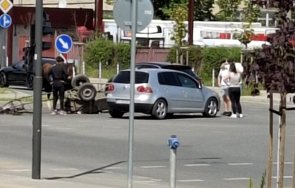 зрелищна катастрофа кола каруца софия снимки