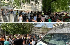 гняв протест болницата ботевград смъртта детето литаково снимки