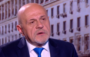 томислав дончев радев включи директно политическия терен борейки лидер опозицията