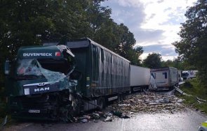 тежка катастрофа три тира затвори международния път дунав мост снимки
