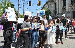 протестът служителите бнт бнр бта блокира ключов булевард софия снимки