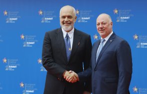 министър председателят росен желязков пристигна тирана