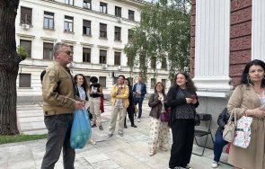 вергов раздава ябълки народния театър