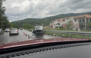 извънредно кола преобърна таван владая хвърчат линейки