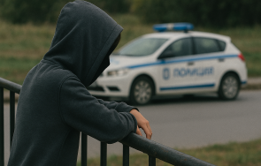 тийнейджър удари двама полицаи белоградчик