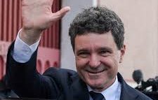 румънският президент никушор дан полага клетва