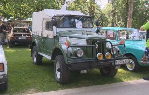 парад ретро автомобили мотоциклети русе