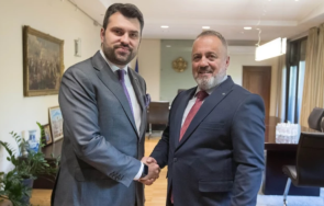 външният министър срещна люпчо георгиевски българия стои теб