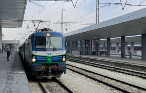 бдж пусна движение три локомотива смартрон