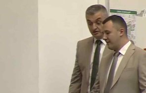 близнаци кирил добрев млад депутат бсп изненадаха еднаква визия парламента снимки