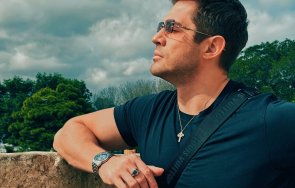 аръков натиска жена второ дете