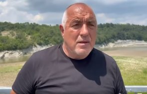 извънредно пик борисов захвърли костюма черна тениска тръгна страната решава проблемите хората водата видео