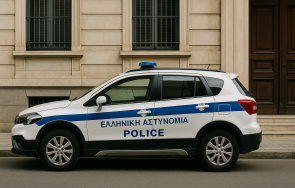 изчезнаха българите заключили бебето балкон солун