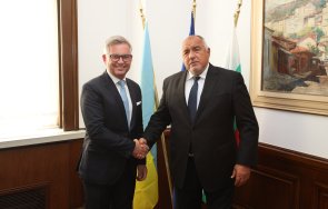 борисов срещна еврокомисаря вътрешните работи миграцията българия просто част шенген негов пазител