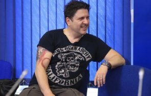 пик ретро асен блатечки яхна мощен джип заведе сина море папарашки снимки