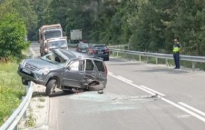 верижна катастрофа добринище пострадали снимки
