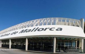 откърти част покрива летището майорка