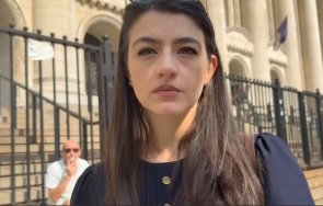 пик лена привиждат десетки хиляди площадите отрече плакала колата дома видео