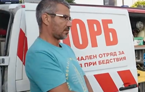 доброволци принудени плащат гасят пожари