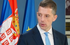 нападнаха министъра външните работи сърбия дъщери
