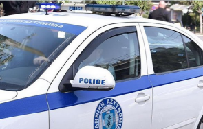 полицаи гониха кола управлявана годишно дете атина