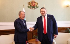 горещо пик делян пеевски срещна генерал хулуси акар председател комисията отбрана меджлиса