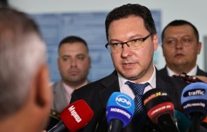 даниел митов поряза радев знам президентът видял срив доверието