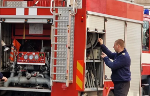 умишлен палеж покрив къща стая нея както автомобил изгорели самоков