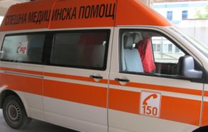 тежък инцидент тийнейджър полетя терасата хотел приморско парапетът изкъртил докато подпира