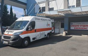 кома детенцето паднало втория етаж болницата карнобат родителите надяват чудо